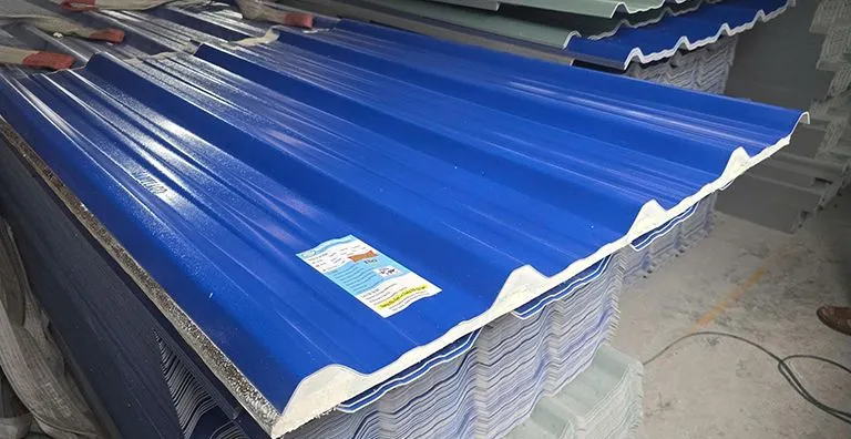 Tôn ngói nhựa xốp PU cách nhiệt